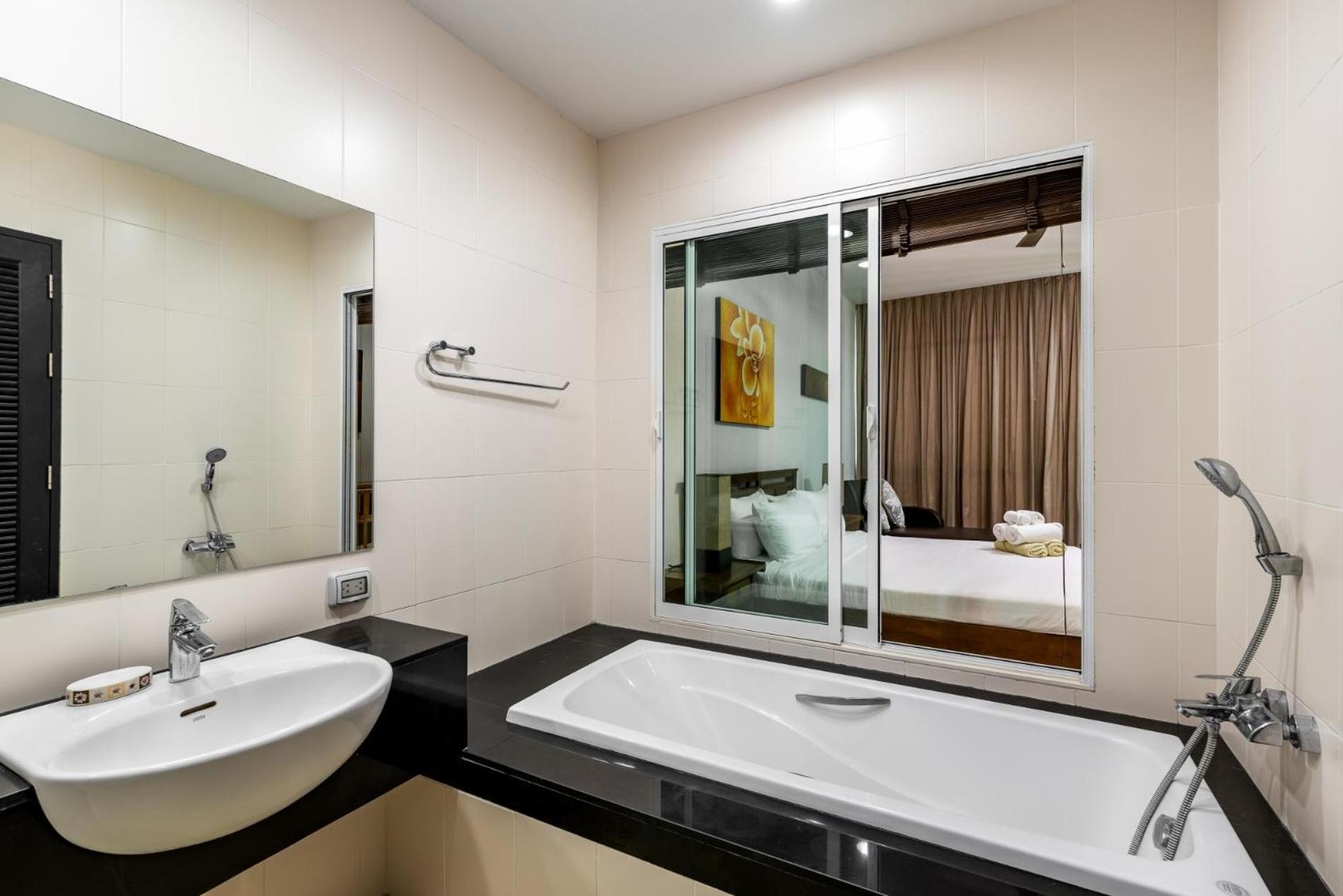 Veloche 2 Bedroom Apartment With Seaview Karon Exteriör bild